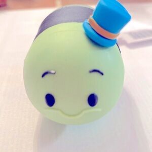 Jiminy Cricket TsumTsum key chain.